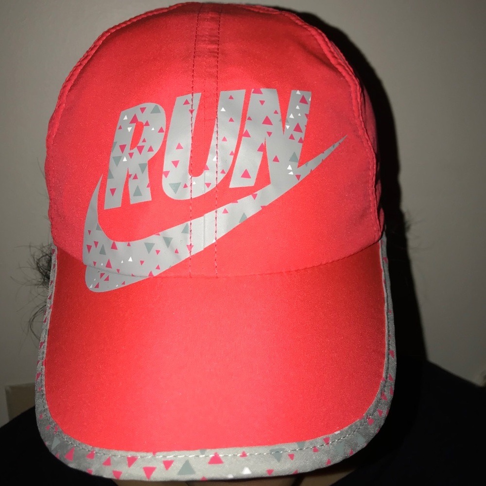 Women’s “Run” Nike hat